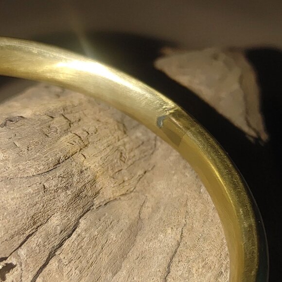 Vintage Malachite Brass Bangle Bracelet Striking Green Veins Shows Inclusions - Picture 5 of 10